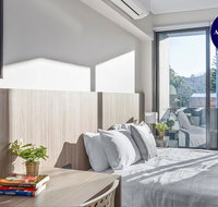 BEACH LOCATION STUDIO // CLOVELLY 4 - Accommodation Gladstone