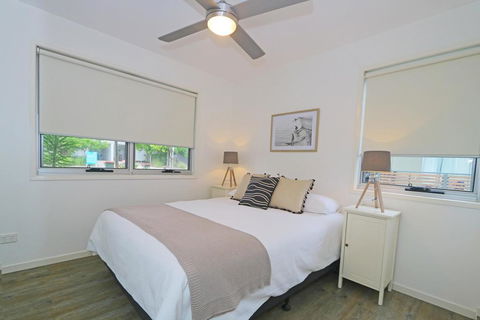 Beach Shacks #1 Casuarina - Accommodation Gladstone 1