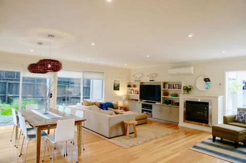 Beachcomber - Accommodation Gladstone 0