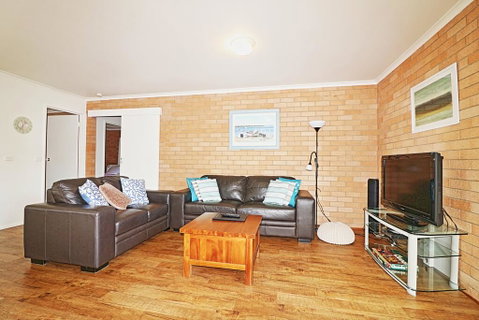 Beachcomber - Pet Friendly - Accommodation Gladstone 1