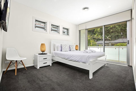 Beachfront #12 - Accommodation Gladstone 3