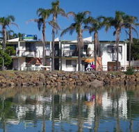 Beachfront 1 25 Willow Street - Accommodation Gladstone
