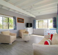 Beachfront 6 25 Willow Street - Accommodation Gladstone