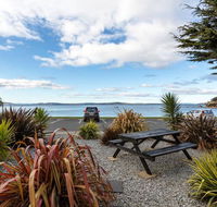 Beachfront Apartment Blackmans Bay - Accommodation Gladstone