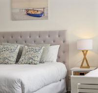 Beachfront by the CC - Family friendly plunge pool steps to the beach - Accommodation Gladstone