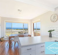 Beachfront Living - Accommodation Gladstone