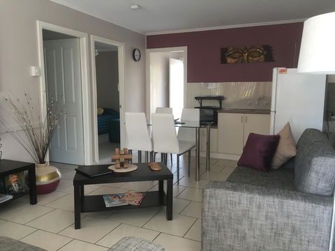 Beachlander Holiday Apartments - Accommodation Gladstone 3