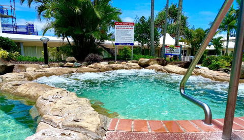 Resort Queen Studio At Alex Beach Resort - Accommodation Gladstone 1