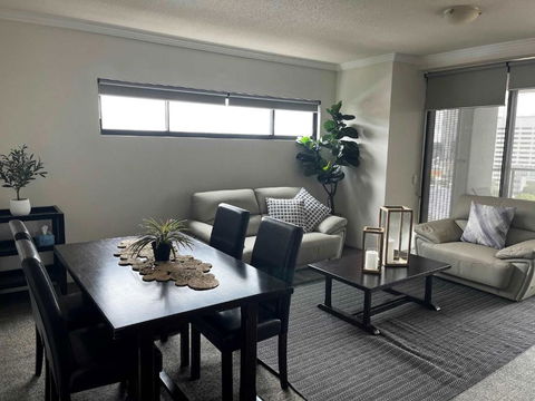 Republic Apartment - Accommodation Gladstone 2