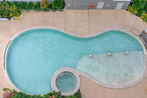 Resort-Style Sister Studios - Double Delight In The CBD - Accommodation Gladstone 3