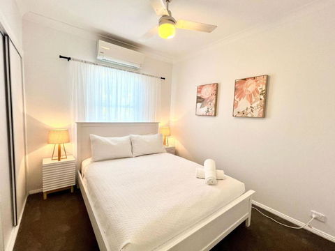 Renovated Queenslander - Upstairs 2km To Stadium - Accommodation Gladstone 3