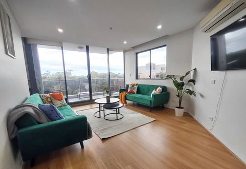 Resort Style 1 Or 2 Bedroom With Pool And Free Parking - Accommodation Gladstone 0