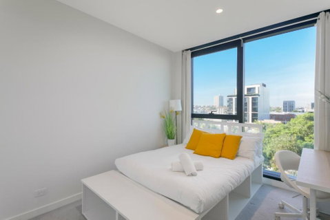 REST COLLECTION One Bedroom Apartment With Study - Accommodation Gladstone 1