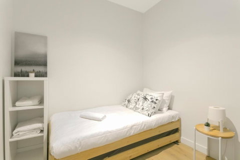 REST COLLECTION One Bedroom Apartment With Study - Accommodation Gladstone 3