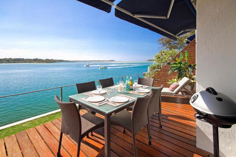 Riverfront Apartment, Perfect Location - Accommodation Gladstone 1