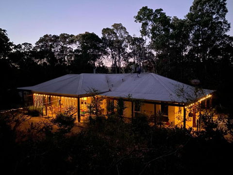 Redtail House - Carlotta - Accommodation Gladstone 2