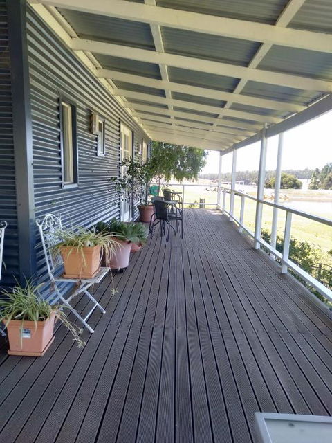 Redtail Ridge Cottages - Accommodation Gladstone 3