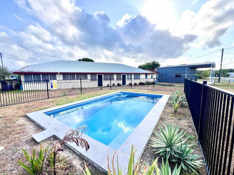 Reef Shack Beach Vibes Stroll To The Beach - Accommodation Gladstone 1