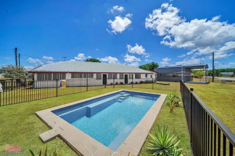 Reef Shack Beach Vibes Stroll To The Beach - Accommodation Gladstone 0