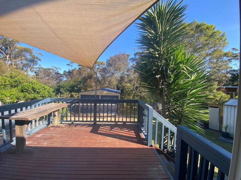 Reel & Relax: 3BR Beach House - Fish, Swim, Surf - Accommodation Gladstone 1