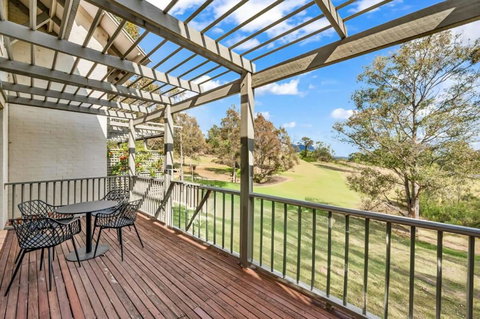 Refreshing Valley Escape - Accommodation Gladstone 0