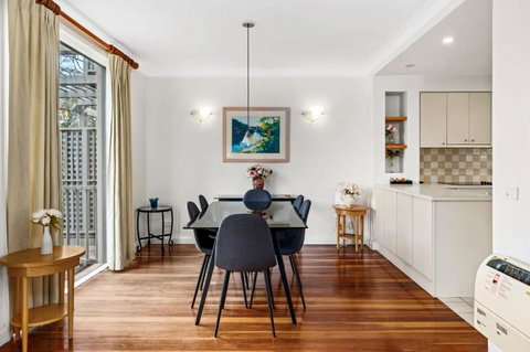 Refreshing Valley Escape - Accommodation Gladstone 2