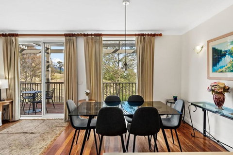 Refreshing Valley Escape - Accommodation Gladstone 1