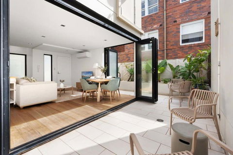 Relaxed Beachside Townhouse - Accommodation Gladstone 2