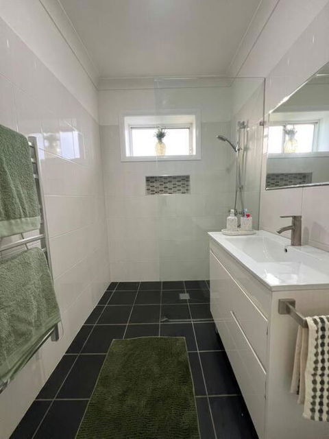 Renovated 3 Bedroom House - Accommodation Gladstone 2