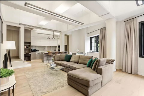 Renovated Warehouse Conversion In Heart Of Sydney - Accommodation Gladstone 0