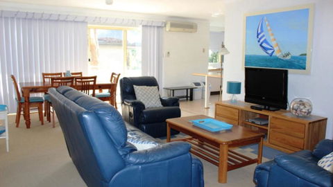 Rest At The Nest On Booner - Accommodation Gladstone 1