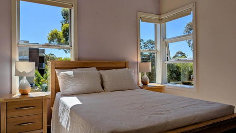 Retreat Townhouse Pentridge Village - Accommodation Gladstone 3