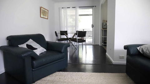 Retro Beach House - Macmasters Beach - Accommodation Gladstone 2