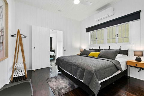 Retro On Walker - Accommodation Gladstone 0
