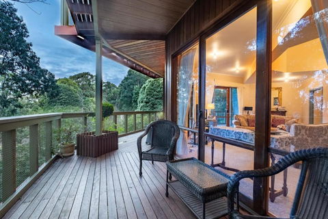 Risehill House - Accommodation Gladstone 1