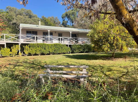 Rivendell Cottage - Accommodation Gladstone 0
