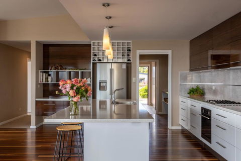 River Haven Serene Spacious With River Views - Accommodation Gladstone 3