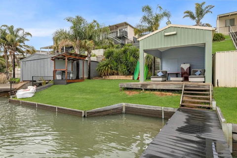 River Life - Accommodation Gladstone 1