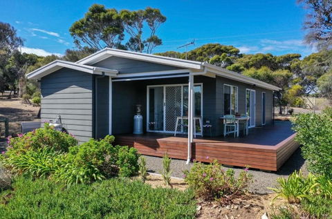 River Retreat - Accommodation Gladstone 2