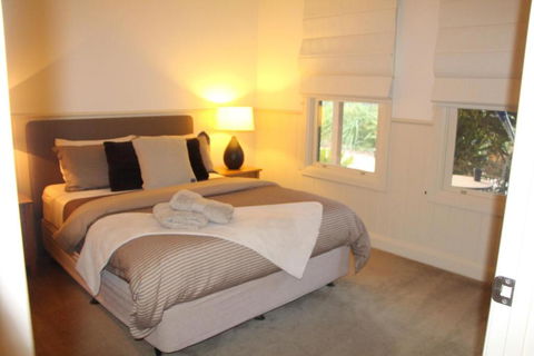 River Rock Cottage Centrally Located And Dog Friendly - Accommodation Gladstone 1