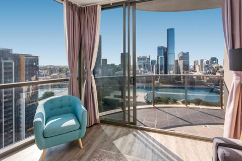 River-View Unit With Rooftop Pool Near Museums - Accommodation Gladstone 2