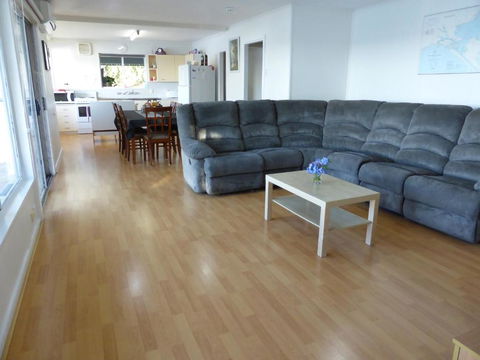 Riverfront Holiday House - Accommodation Gladstone 3