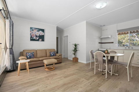 Riversands Rest Accommodation Paringa - Willow Cottage - Accommodation Gladstone 2