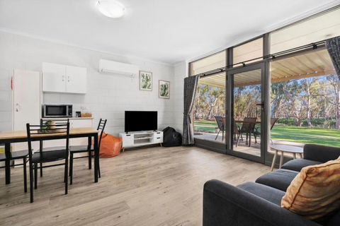 Riversands Rest Accommodation Paringa - Coobah Cottage - Accommodation Gladstone 2