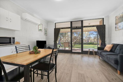 Riversands Rest Accommodation Paringa - Coobah Cottage - Accommodation Gladstone 1