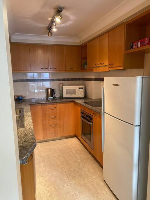 RIVERSIDE CITY VIEW PARKING NETFLIX WIFI WINE FREE - Accommodation Gladstone 2