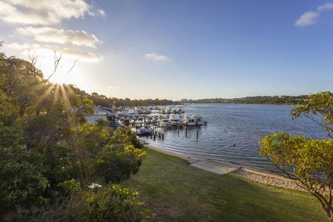Riverside Luxury Residence - EXECUTIVE ESCAPES - Accommodation Gladstone 2