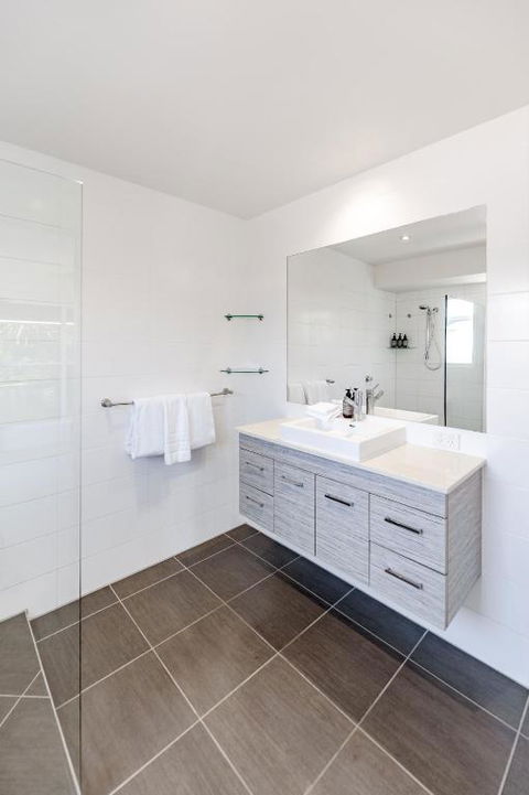 Riverside Noosa Sanctuary, Steps To Gympie Terrace - Accommodation Gladstone 1