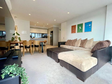 Riverside Retreat - Accommodation Gladstone 1