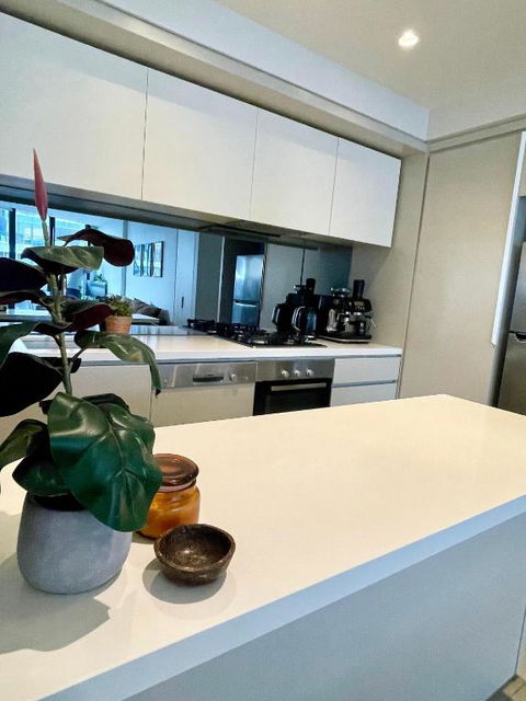 Riverside Retreat - Accommodation Gladstone 2